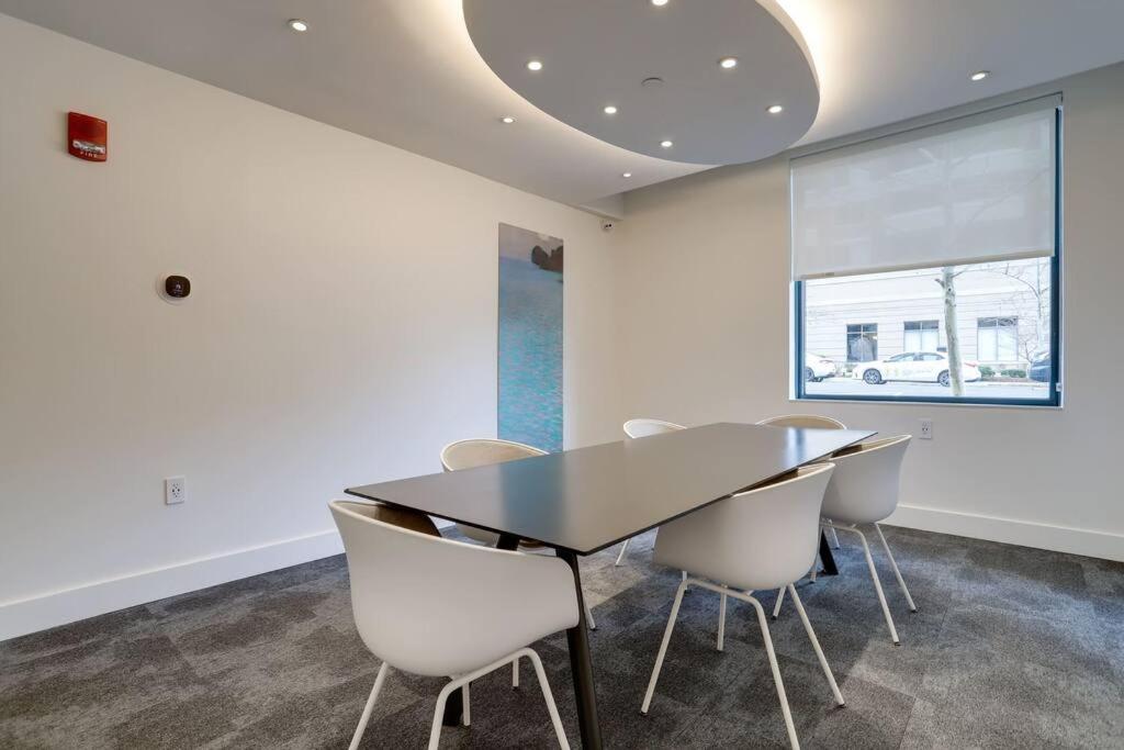 Fantastic 2 Bedroom Condo At Ballston With Gym Άρλινγκτον Εξωτερικό φωτογραφία